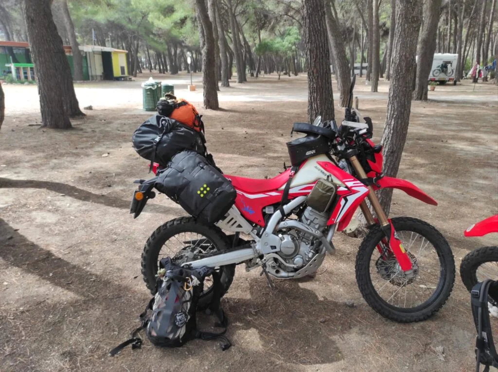 Luggage setup with Kriega Overlander, OS-18 soft panniers.